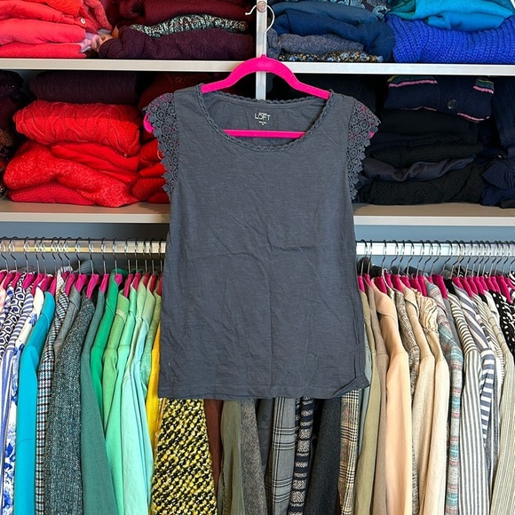 LOFT Tops - Loft gray embroidered cap sleeve scoop neck top size XS​